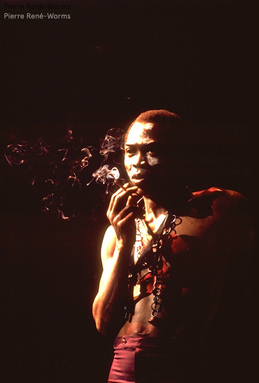 Afrique — Fela Anikulapo Kuti.
Paris-1987
 — Pierre René-Worms Photographe