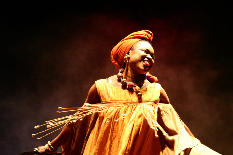 Afrique — Oumou Sangaré.
Bamako-2004
 
 — Pierre René-Worms Photographe